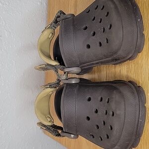Toddler Size 7 Brown Crocs